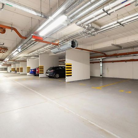 W Parku Lotnikow Apartments Tauron Arena By Noclegi Renters Краков Экстерьер фото